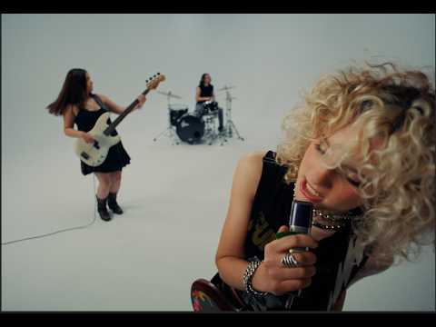 Grace Bowers – Eat Shit and Live